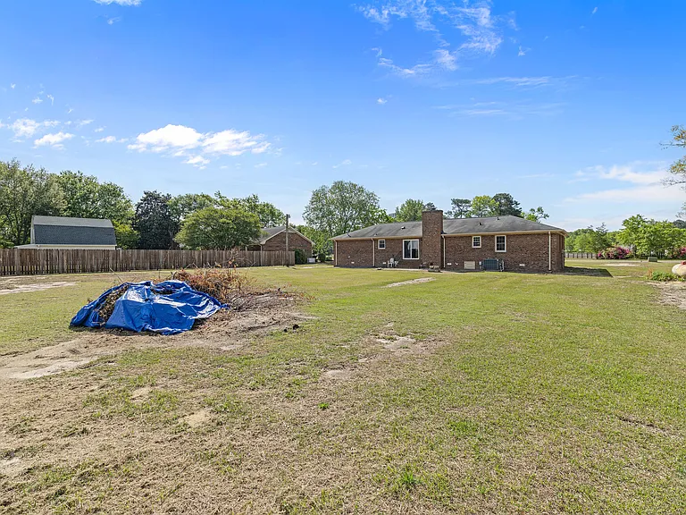 315 Holland Hill Dr — Photo 17