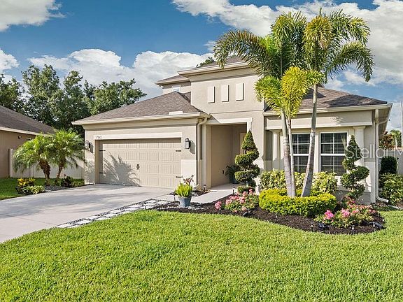 3rd image of 7961 Pleasant Pine Cir