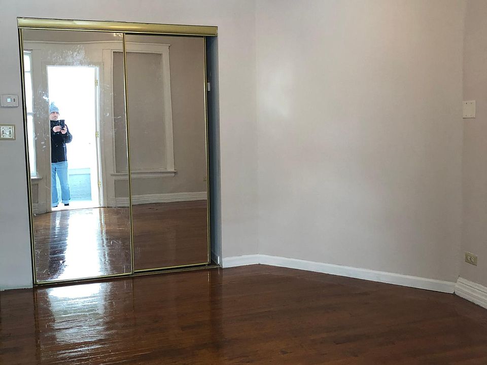 1st image of 2104 W Wilson Ave #1