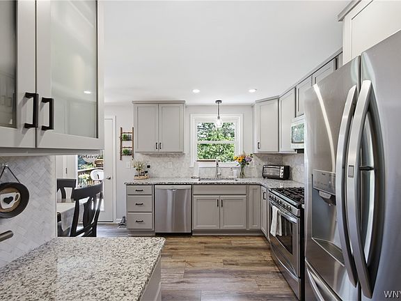 5th image of 95 Penwood Dr