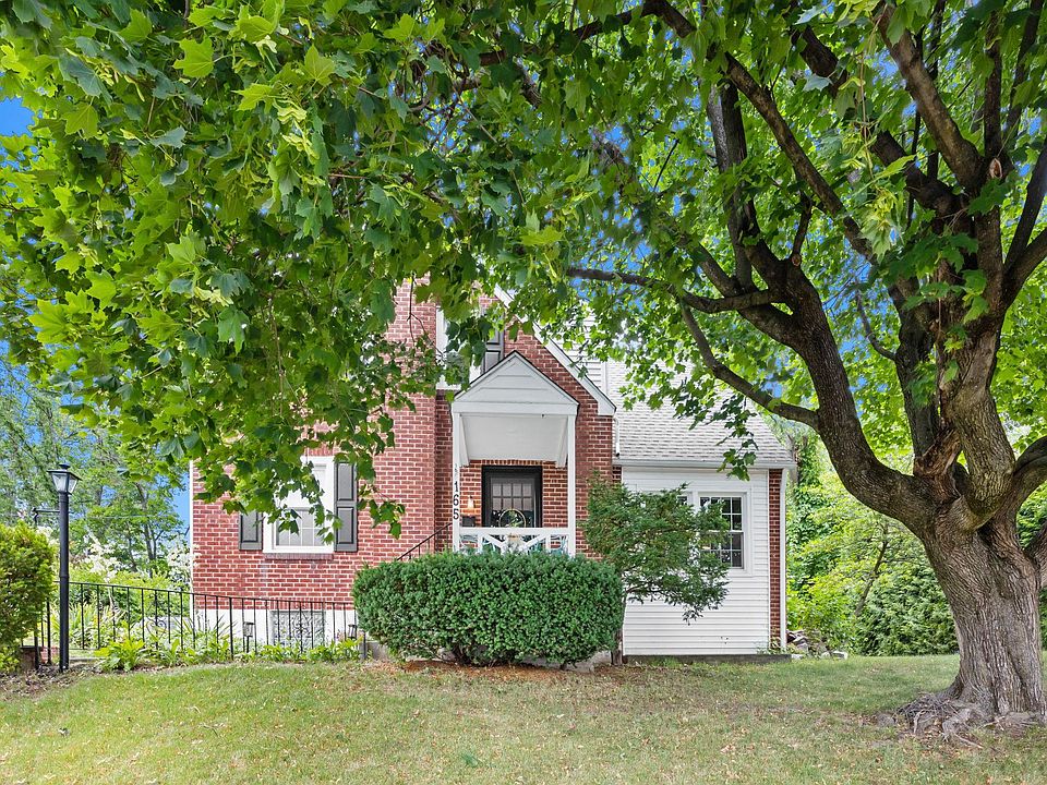 165 Race St Ambler, PA, 19002 Apartments for Rent Zillow