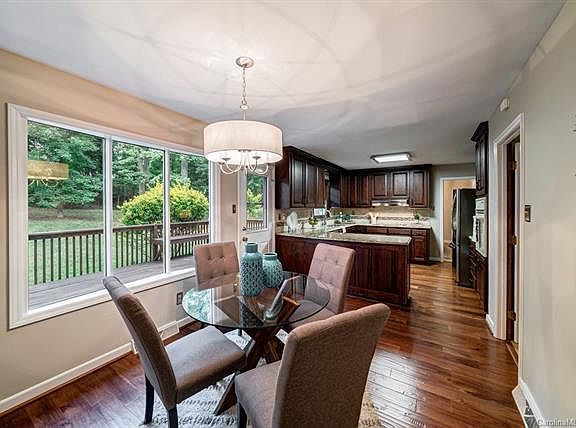 3rd image of 2416 Fernbank Dr