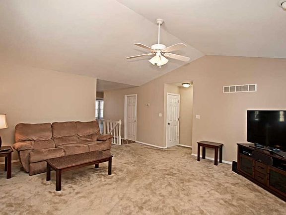 4th image of 224 Crescent Valley Ct