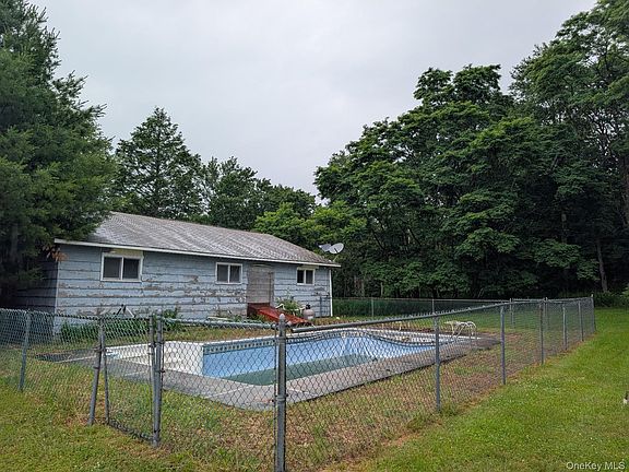 3rd image of 196 Gabriel Road