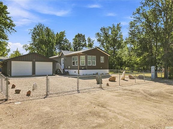 3rd image of 109 Lakeview DRIVE