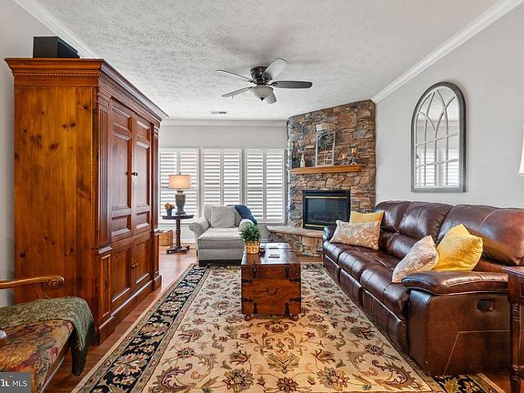 4th image of 9501 Kingscroft Ter APT H