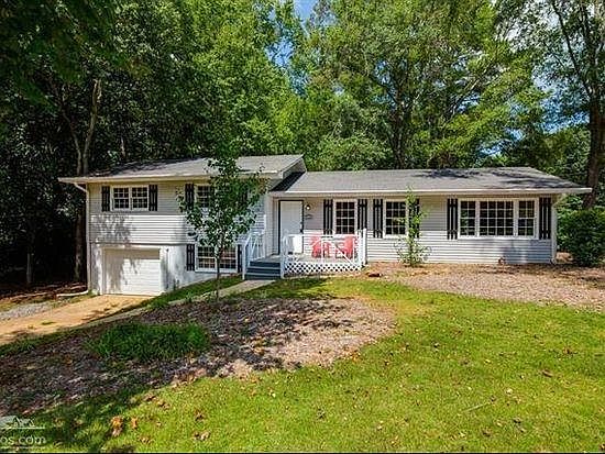 1st image of 205 Foothill Dr