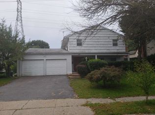 62 Croyden Ct, Albertson, NY 11507