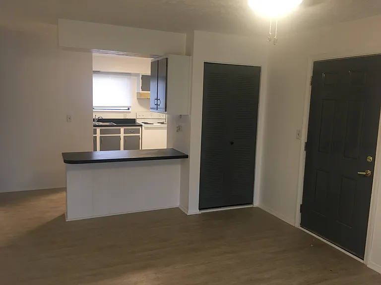 4650 Capital Ave SW #6 — Photo 8