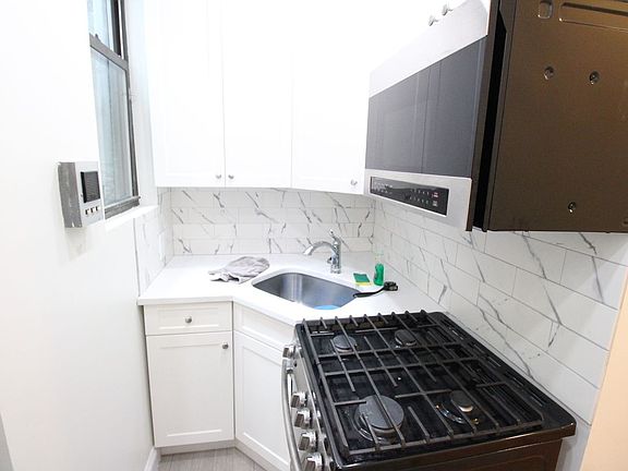 5th image of 485 Columbus Ave #4A