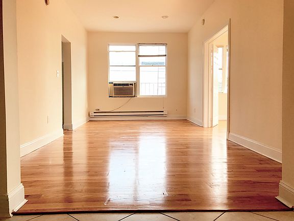 2nd image of 3 Hicks Ln APT 2B