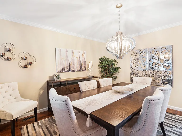 2802 Johnson Cir — Photo 4