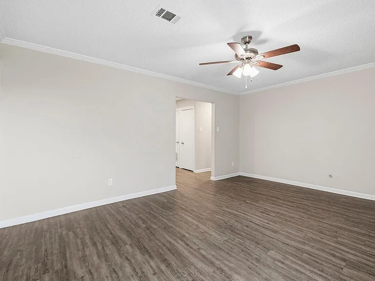 Residences at Overlook — Photo 16