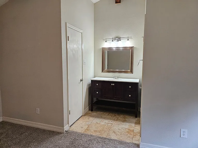 704 Chestnut Xing — Photo 20