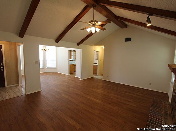5th image of 152 Patrick Henry Dr