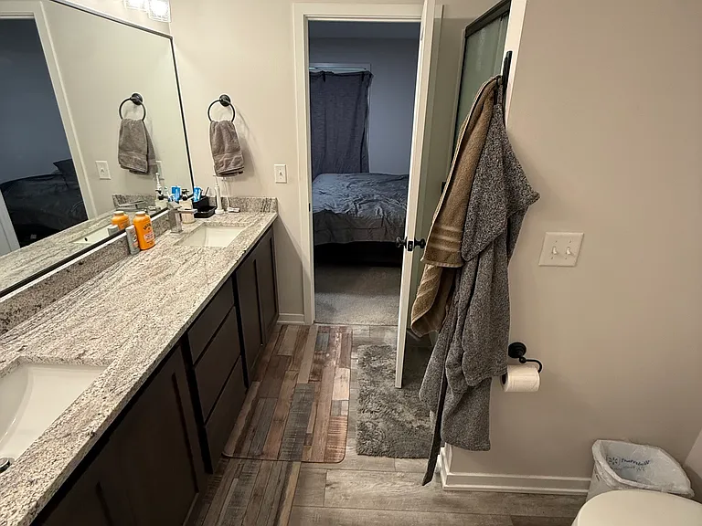 205 E Broadway St — Photo 12