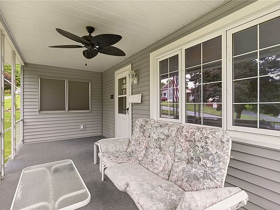 5th image of 102 King St