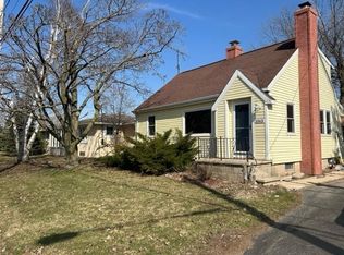 1063 Manitowoc Rd, Menasha, WI 54952