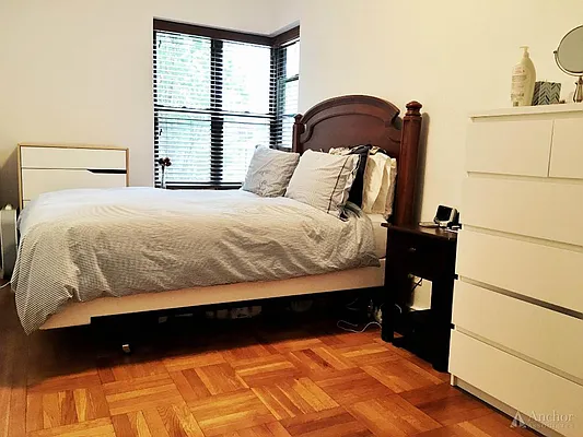 Rented by Anchor Associates | media 22