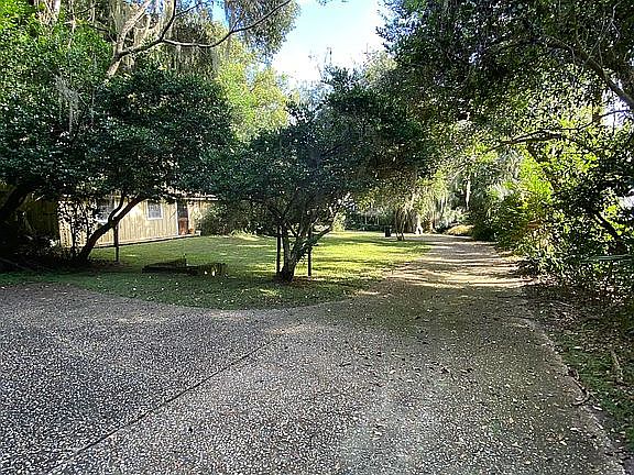 3rd image of 3015 Doctors Lake Dr