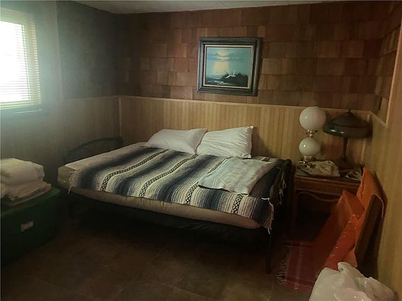 4th image of 1396 Lakeview Dr