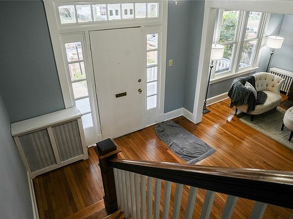 2nd image of 3018 4th Ave