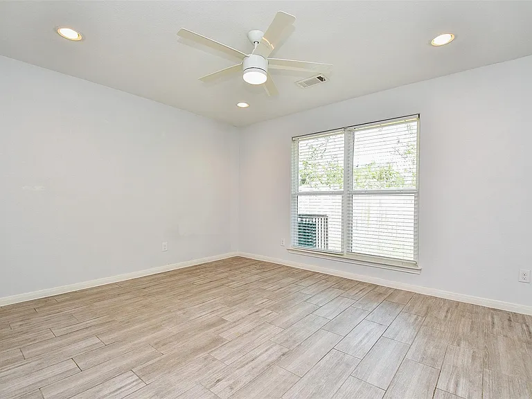 6747 England St #A — Photo 22