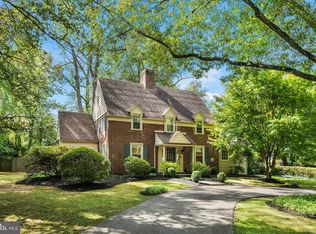 2 Forest Rd, Wayne, PA 19087