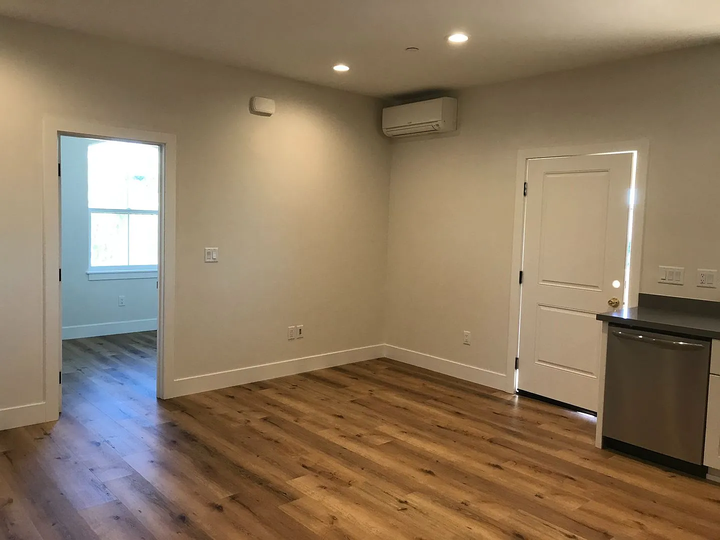 Upstairs Two Bedroom with views! — Photo 3