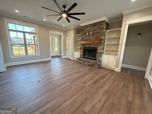5th image of 226 Hunters Way