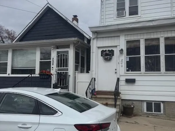 240 Henry St, Hamilton, NJ 08611