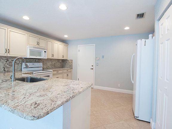 3rd image of 5197 Canoe Bend Dr