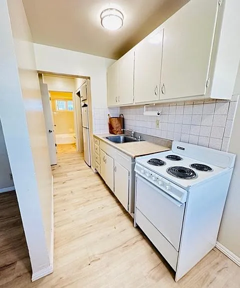 636 S 9th St #8 — Photo 5