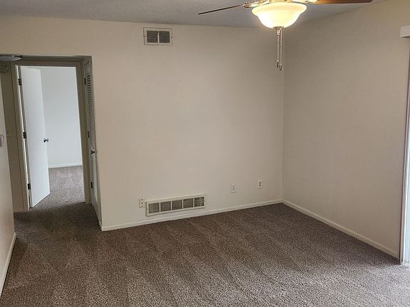 5th image of 1006 SE Belmont Dr #8