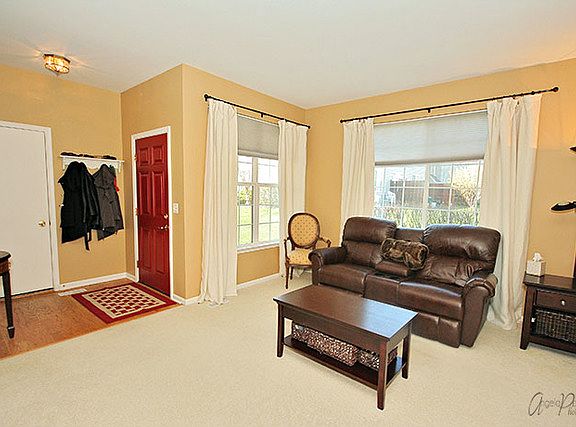 3rd image of 1369 Longchamps Ct