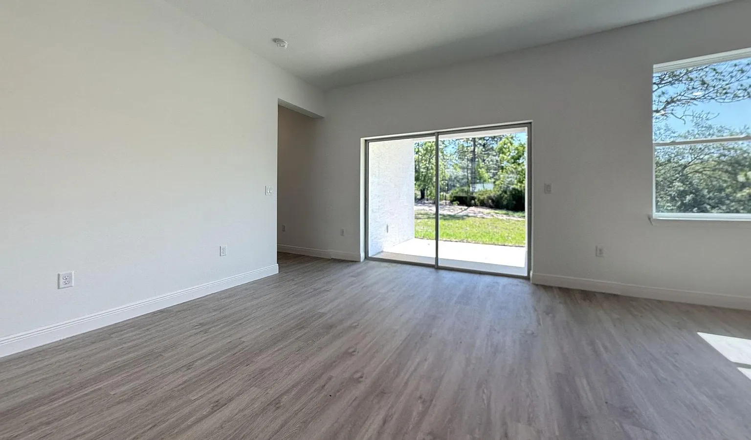 4 bed, 1587 sqft, $1,800 — Photo 4