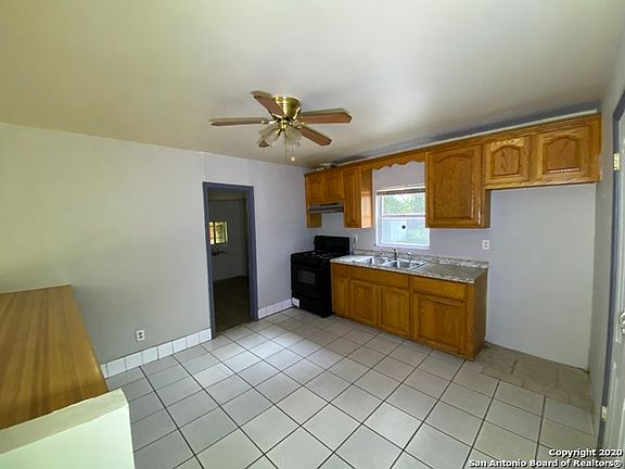 4th image of 1723 W Pyron Ave