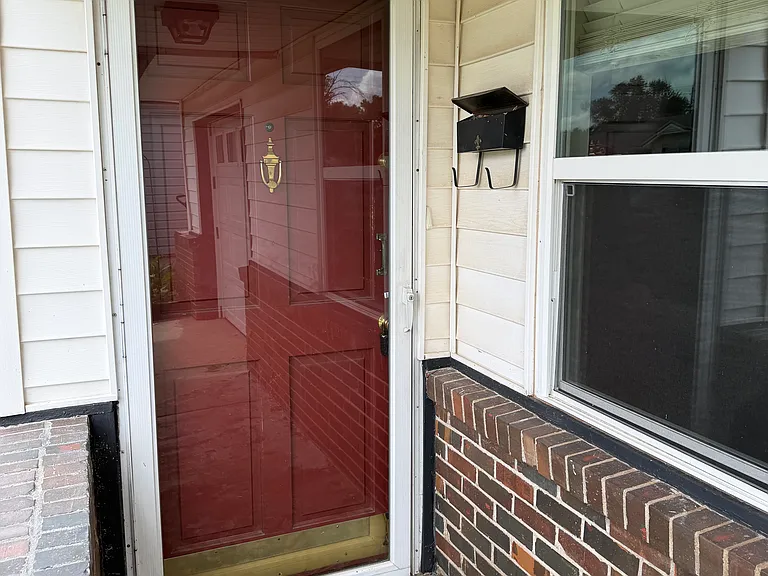 1209 Monroe Dr — Photo 9