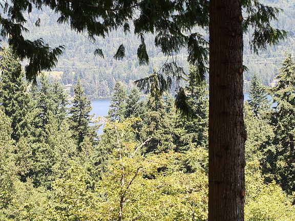 2nd image of 14 Rose Ridge Loop