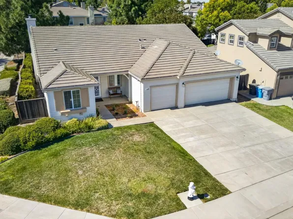1030 Revelle Dr, Dixon, CA 95620