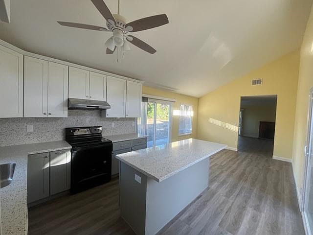 1st image of 68 Southsea Ct