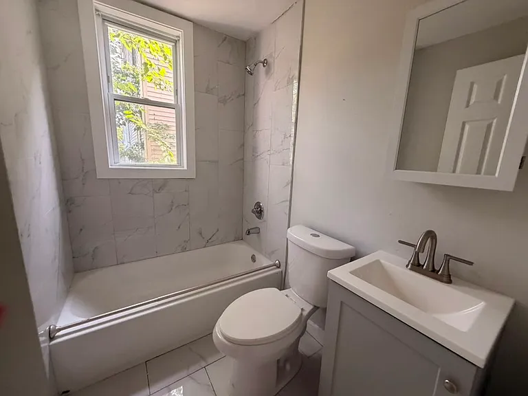 534 Howard Ave #3A — Photo 7