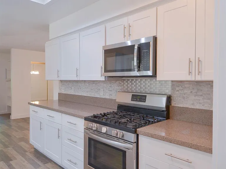 1321 Astoria Dr — Photo 20