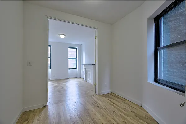 Rented by Farside Realty LLC | media 9