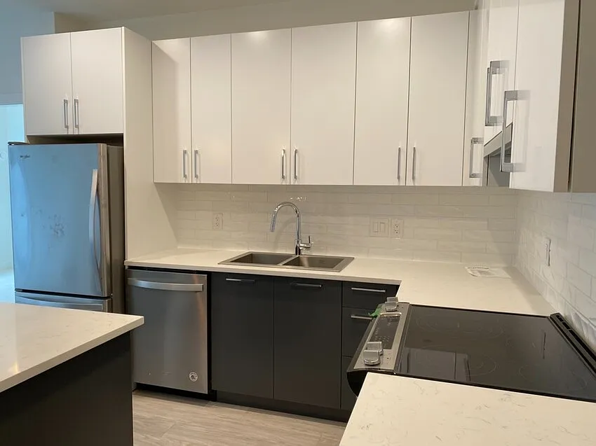 2 bed, 811 sqft, $2,350 — Photo 1