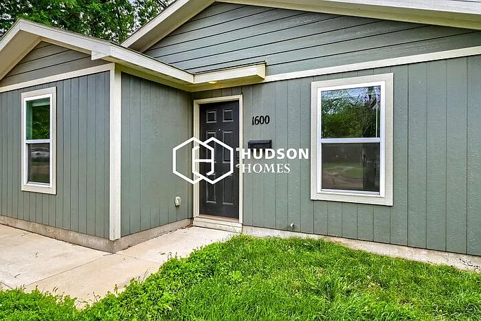 1600 Lucile Ave — Photo 3