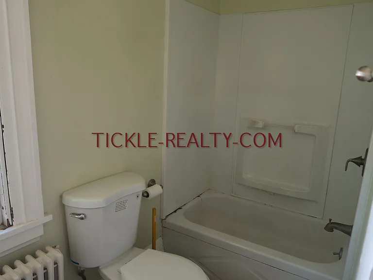 380 Oxford St — Photo 6