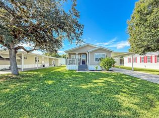 253 Oak St SW, Labelle, FL 33935