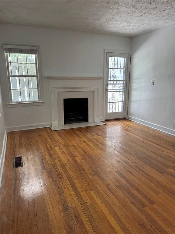 2 bed, 1.0 bath, 1080 sqft, $2,800 — Photo 4