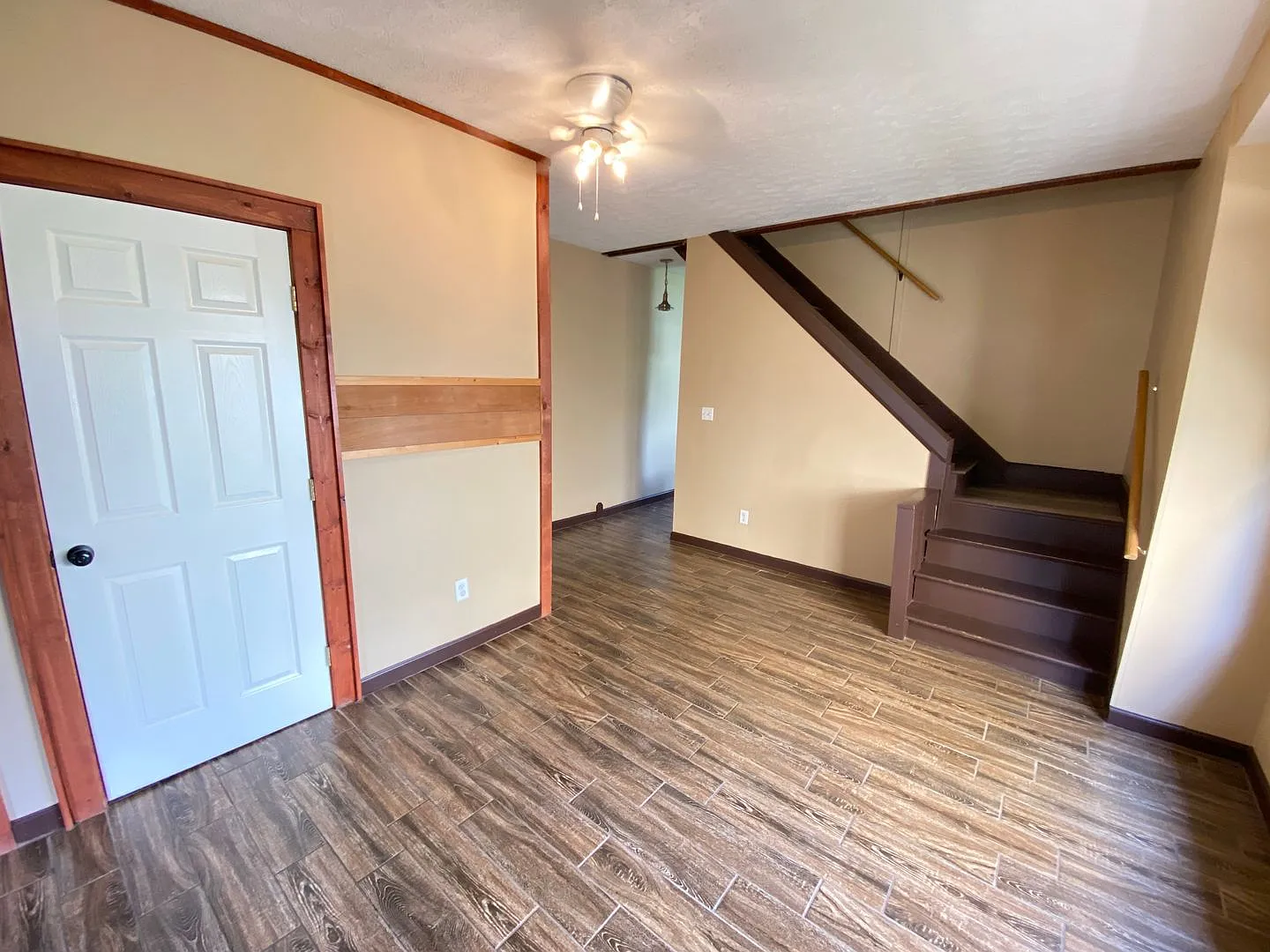 E 16th Ave 442-444 MLR — Photo 4